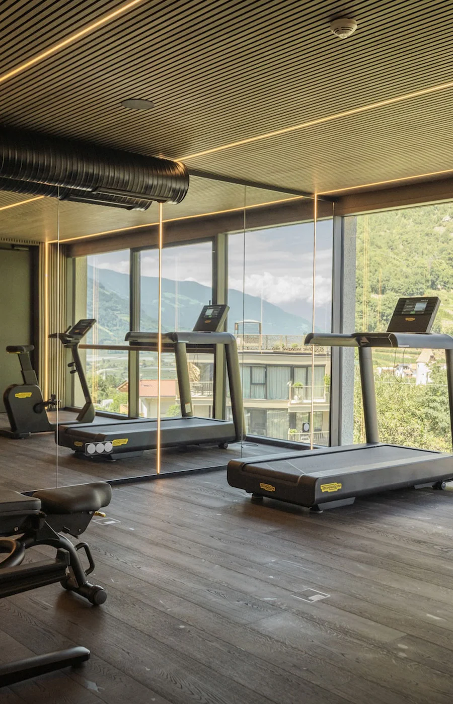 FITNESS & YOGA