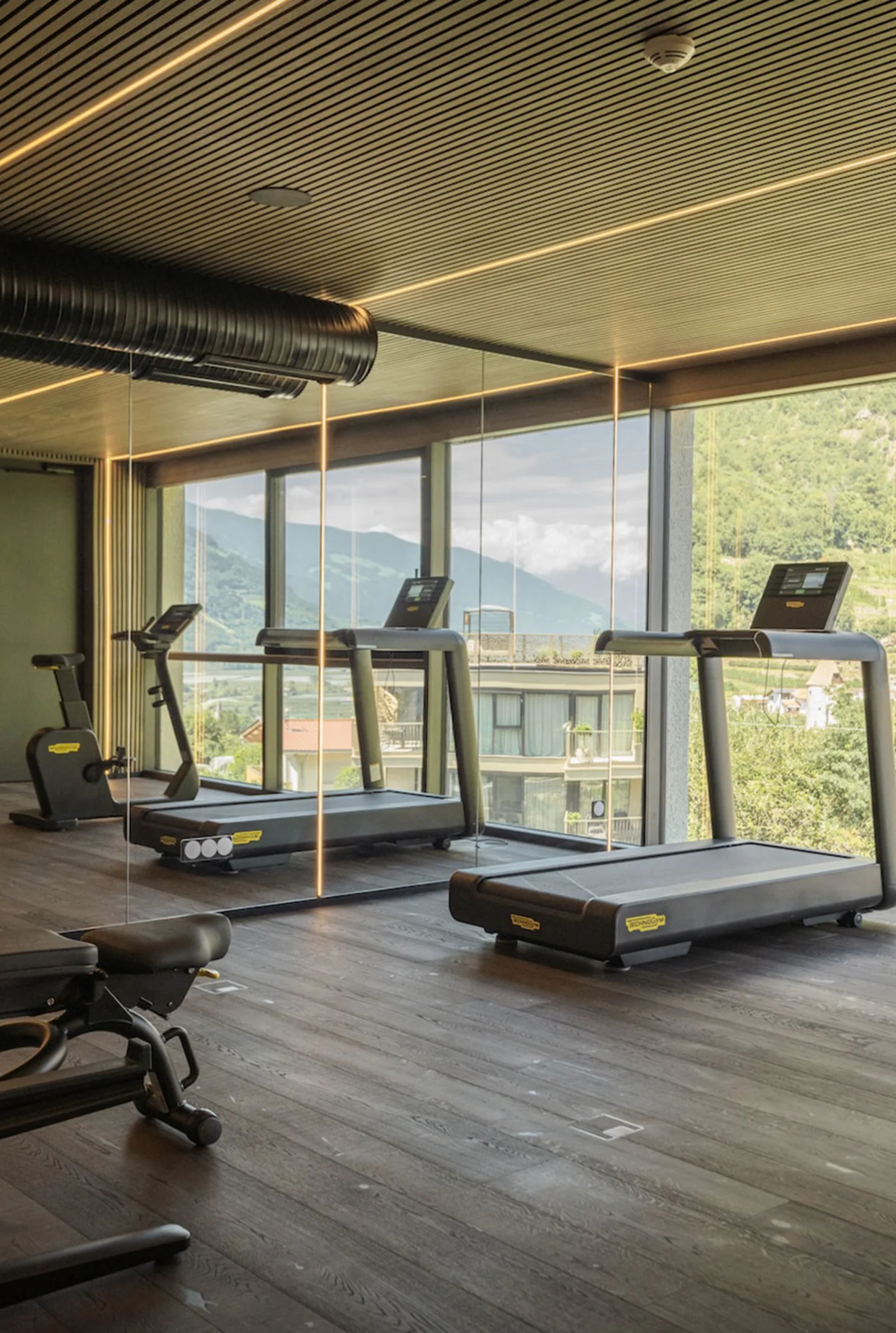 FITNESS & YOGA